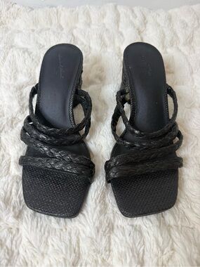 Universal Thread Black Raffia Braided Strap Sandals Size 6